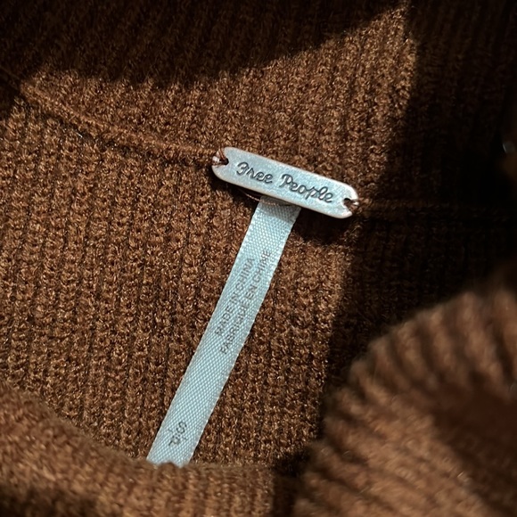 Free People Oversized Turtleneck - Picture 2 of 2
